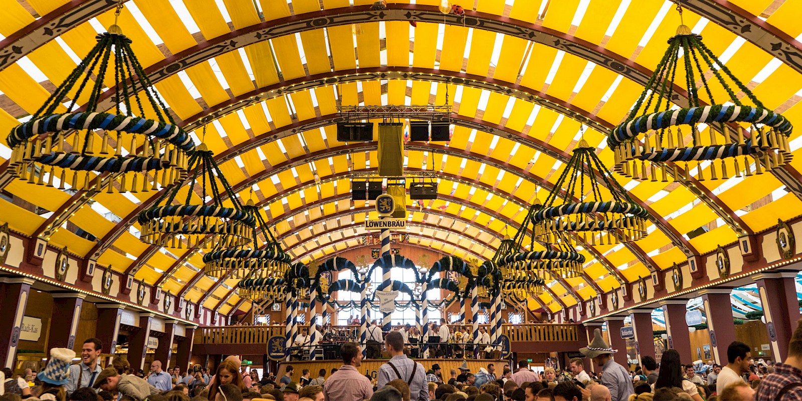 Oktoberfest 2024 Votre Guide avec une Vue Locale