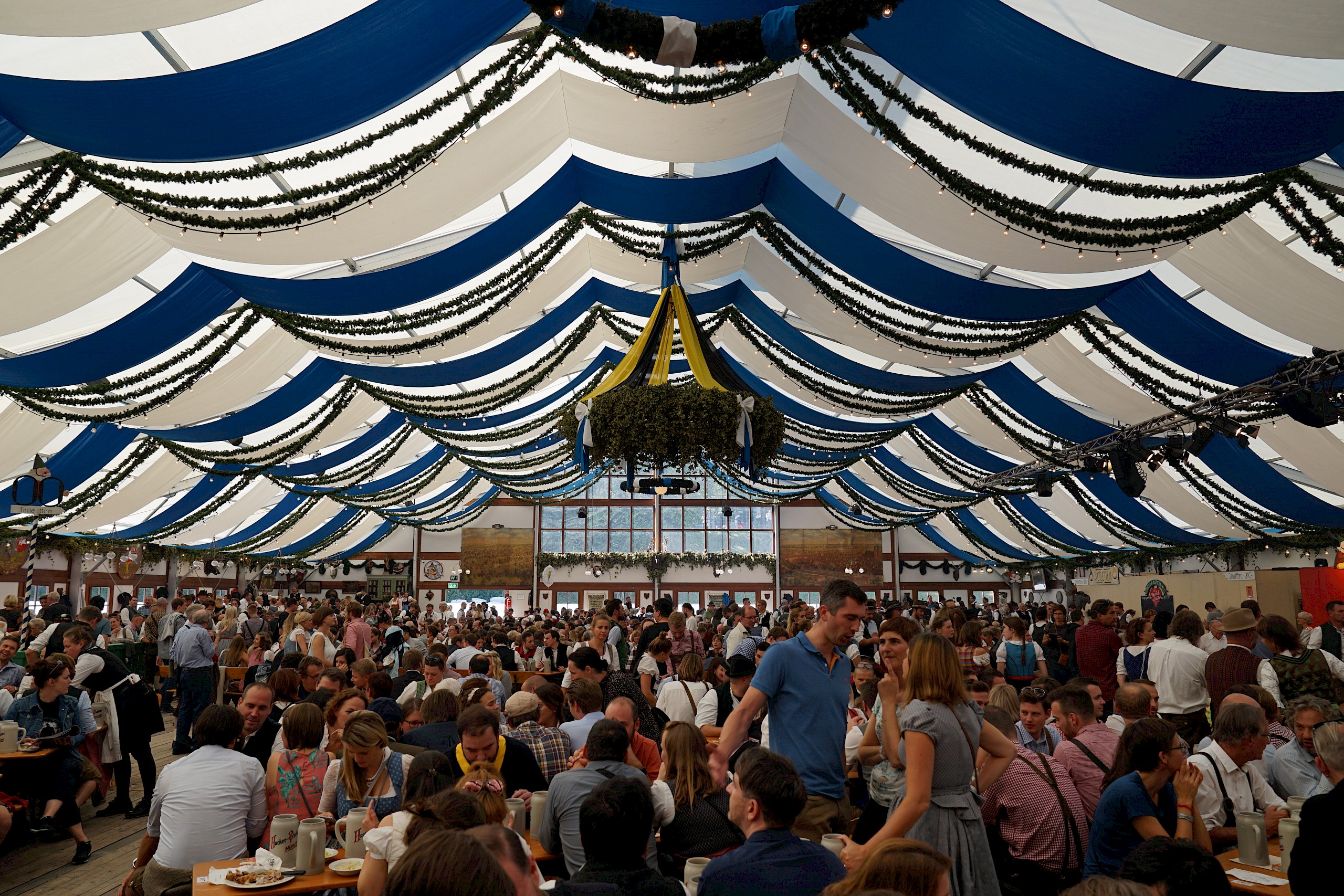 HerzkasperlFestzelt Oide Wiesn à l'Oktoberfest